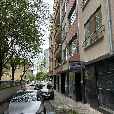 студио 3 Apartment