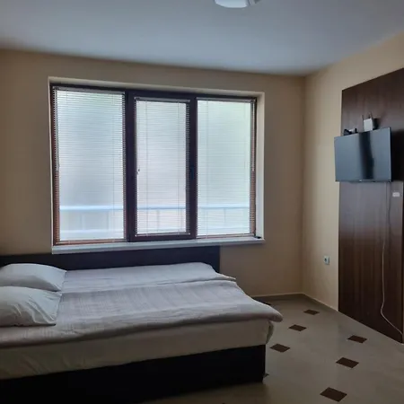 Apartment студио 3 *